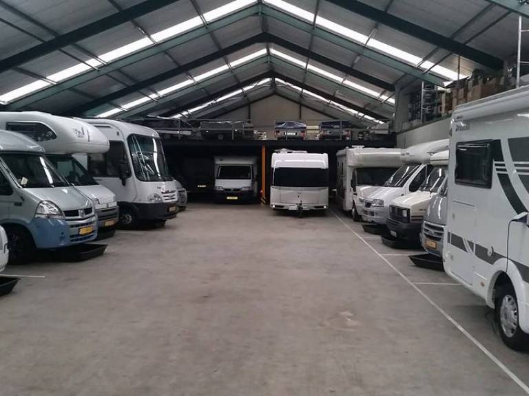 Het gemak van uw caravan gestald hebben bij Poot Caravans